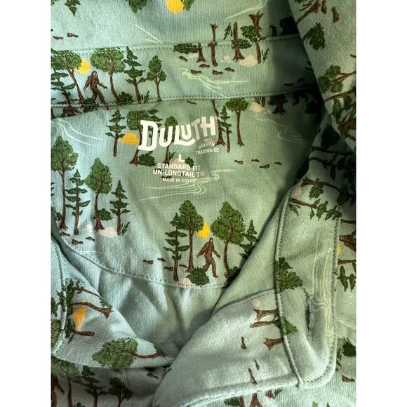 Duluth Trading Men’s L Short Sleeve Button Down Forest Pattern with Yeti Bigfoot - Picture 5 of 6